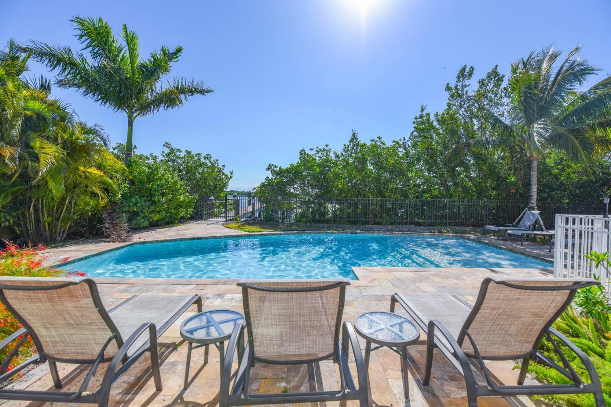 Capmar House -Huge Home & Pool Stock Island Bagian luar foto